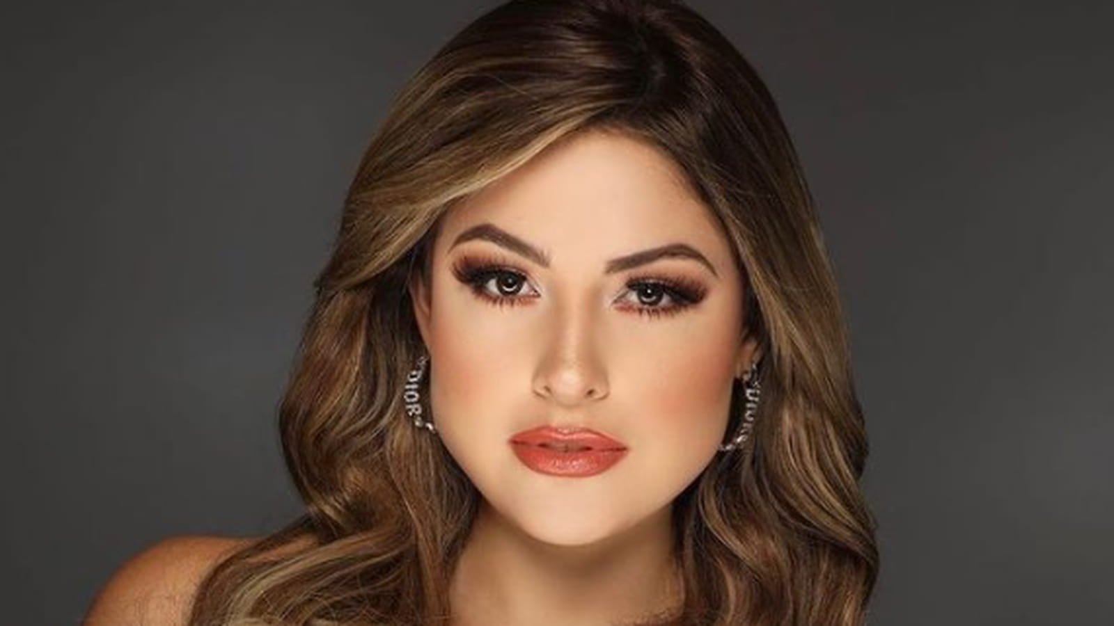 Salvador: Nicole Álvarez
