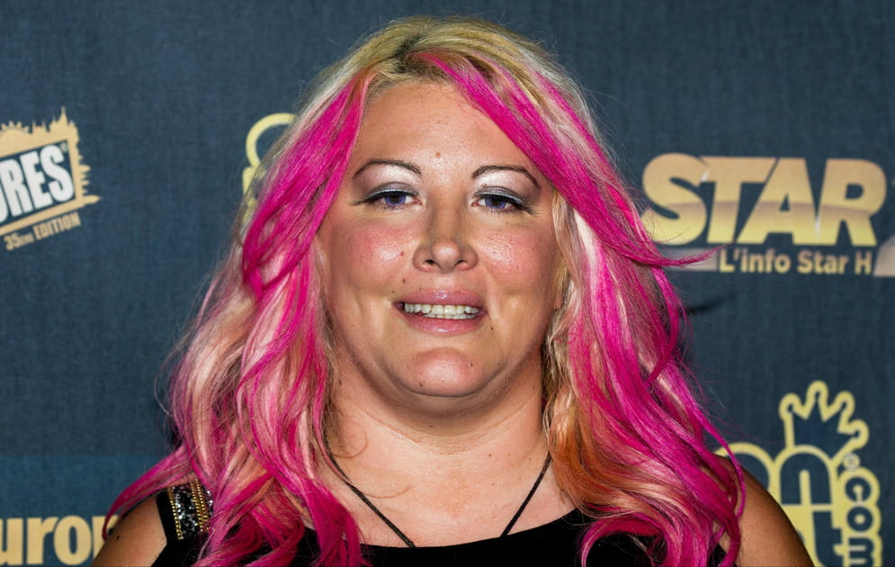 Loana et ses cheveux roses