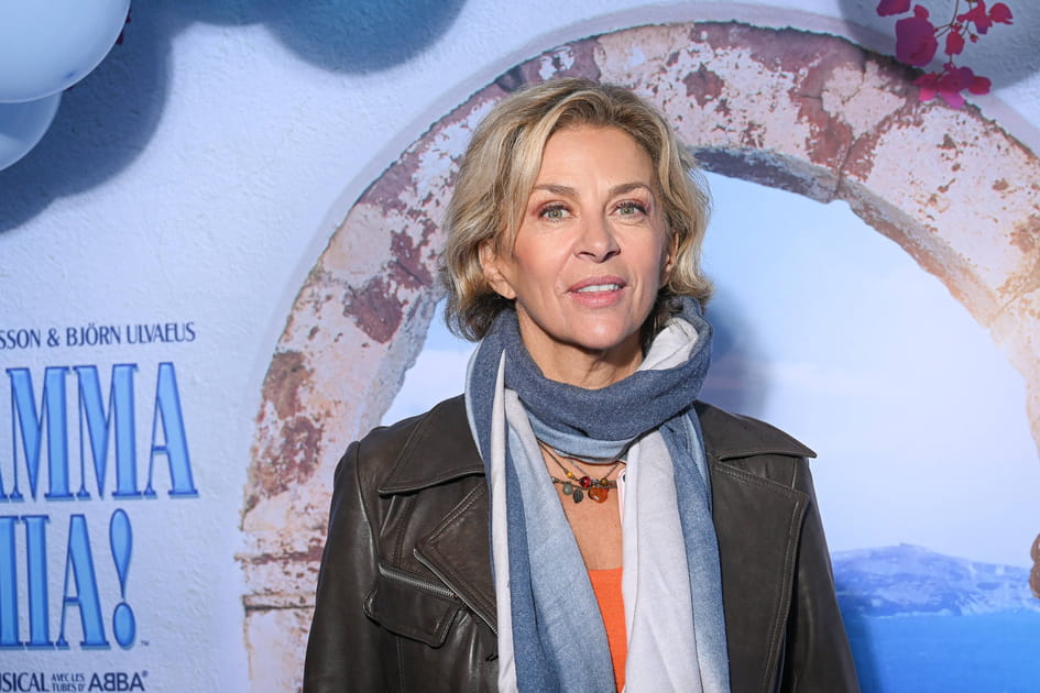 Corinne Touzet, classe avec son carr&eacute; court