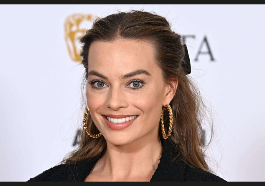 Le n&oelig;ud dans les cheveux de Margot Robbie