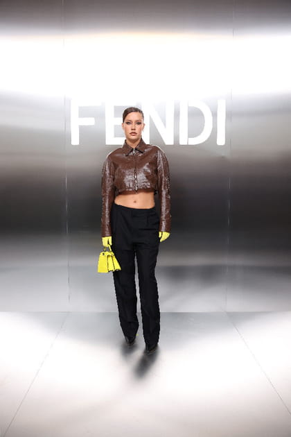 Ad&egrave;le Exarchopoulos en manteau court en cuir au d&eacute;fil&eacute; Fendi haute couture printemps-&eacute;t&eacute; 2024