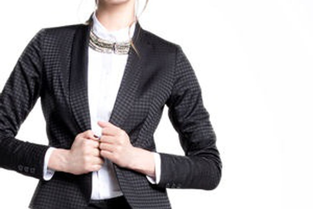 Tailleur-pantalon pied-de-poule de Cama?�eu