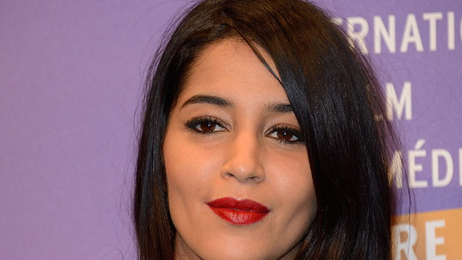 Leïla Bekhti, cheveux longs