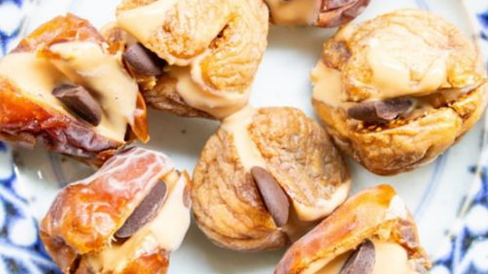 Dattes et figues fourrées au beurre de noix