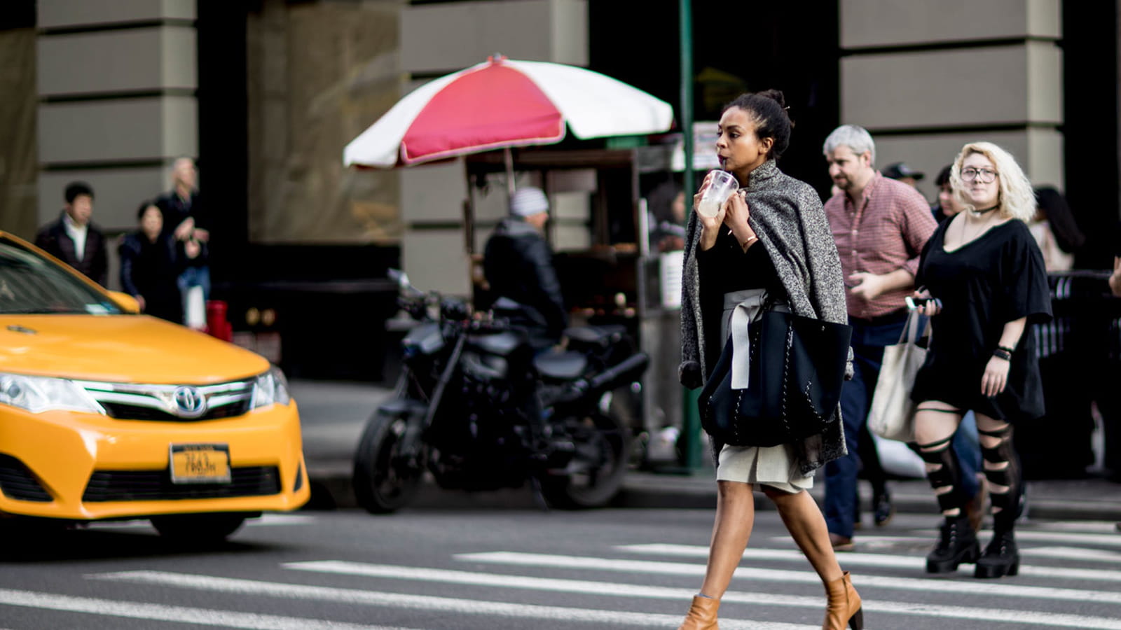 Défilé de looks à la fashion week