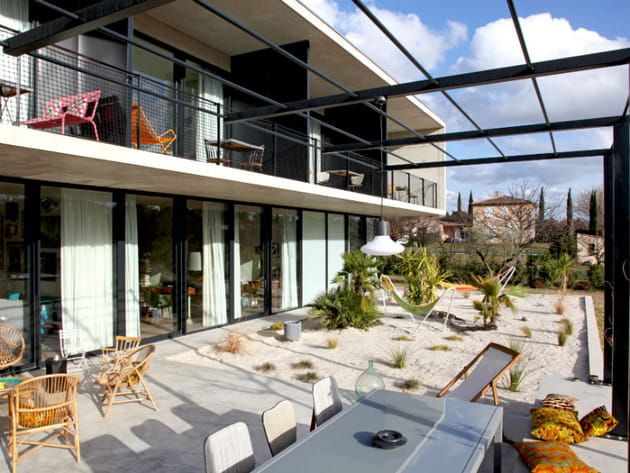 Une pergola typ&eacute;e industrielle