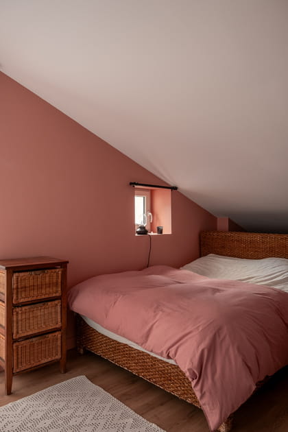 Apr&egrave;s&nbsp;: une jolie chambre aux tons tr&egrave;s doux sous les toits