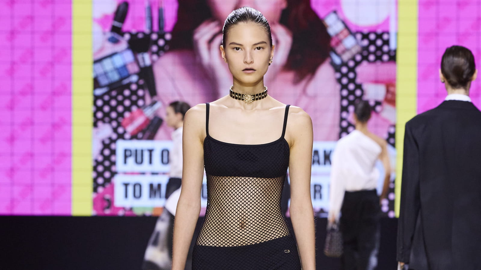 Look 27
