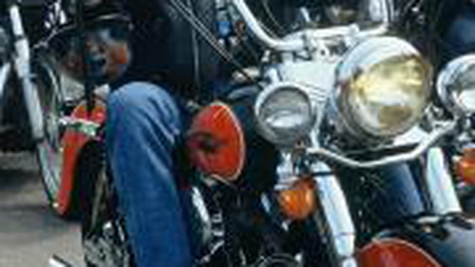 Il ne reconnait plus personne en Harley Davidson