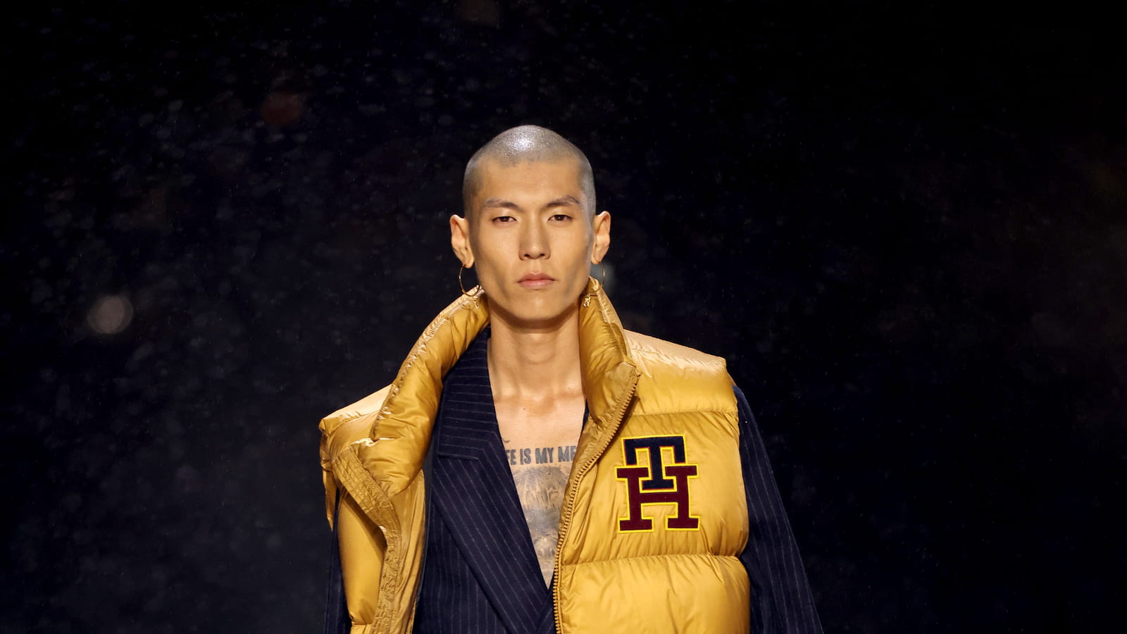 Look 43 du défilé Tommy Hilfiger