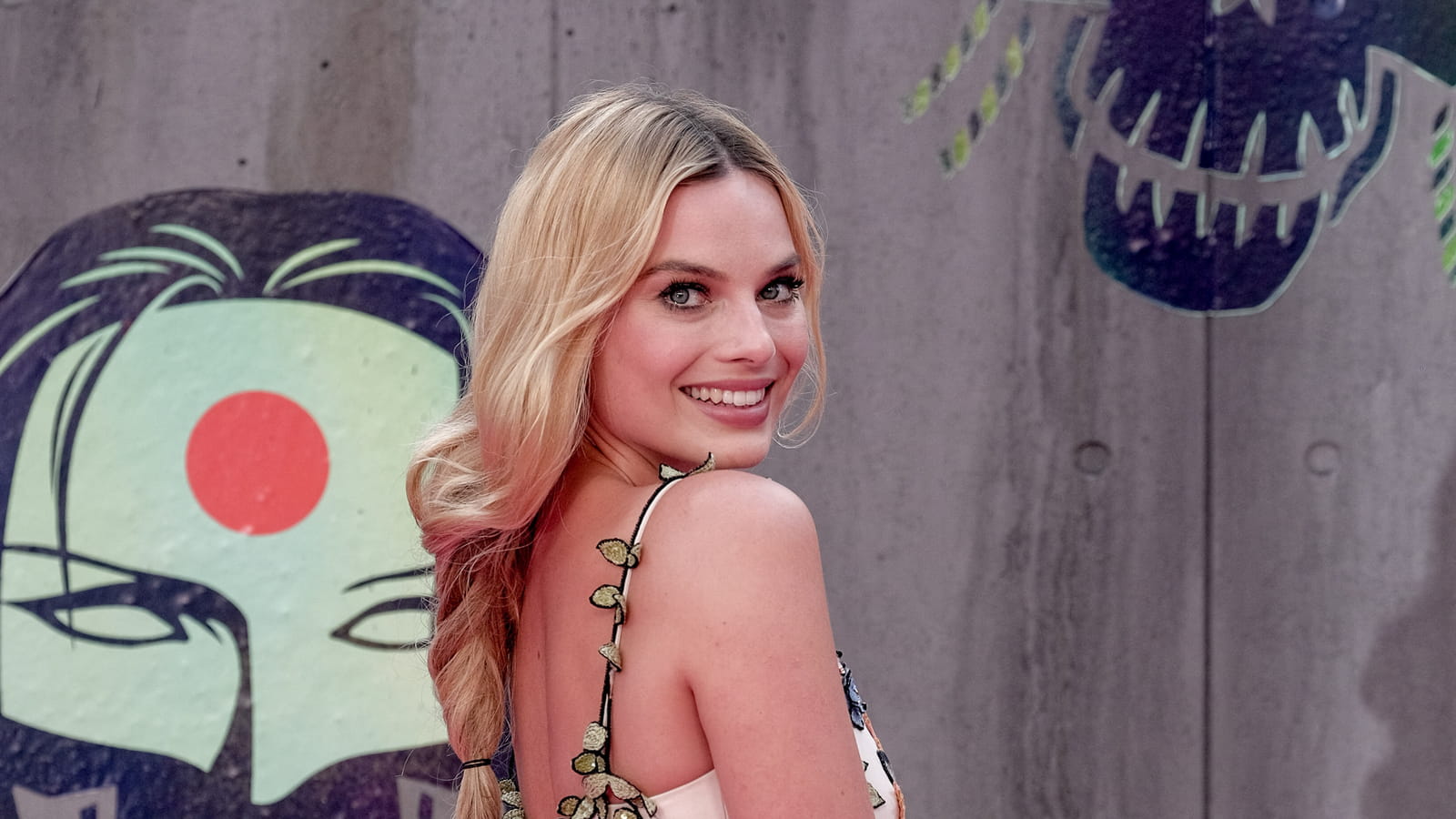 La tresse maxi lâche et XXL de Margot Robbie