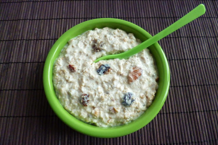 Recette de Dessert protéiné au muesli avec fruits secs, amarante et