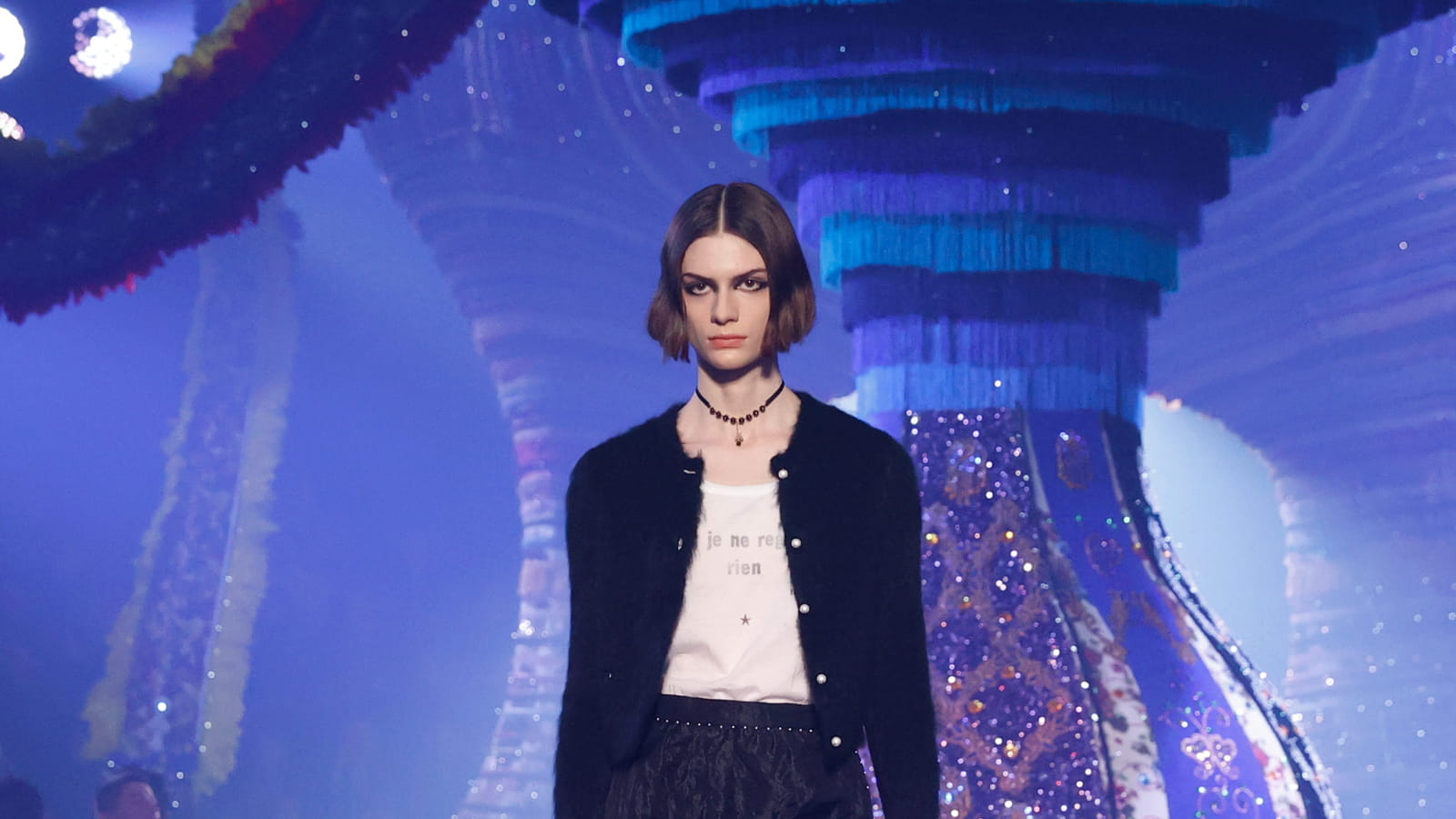 Look 10