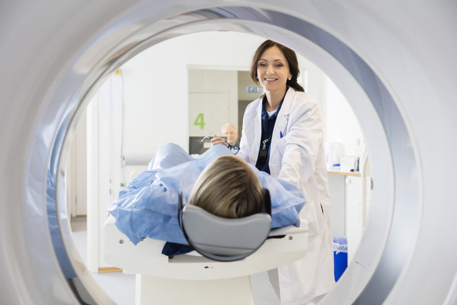 Scanner abdominal : faut-il être à jeun, que voit-on ?
