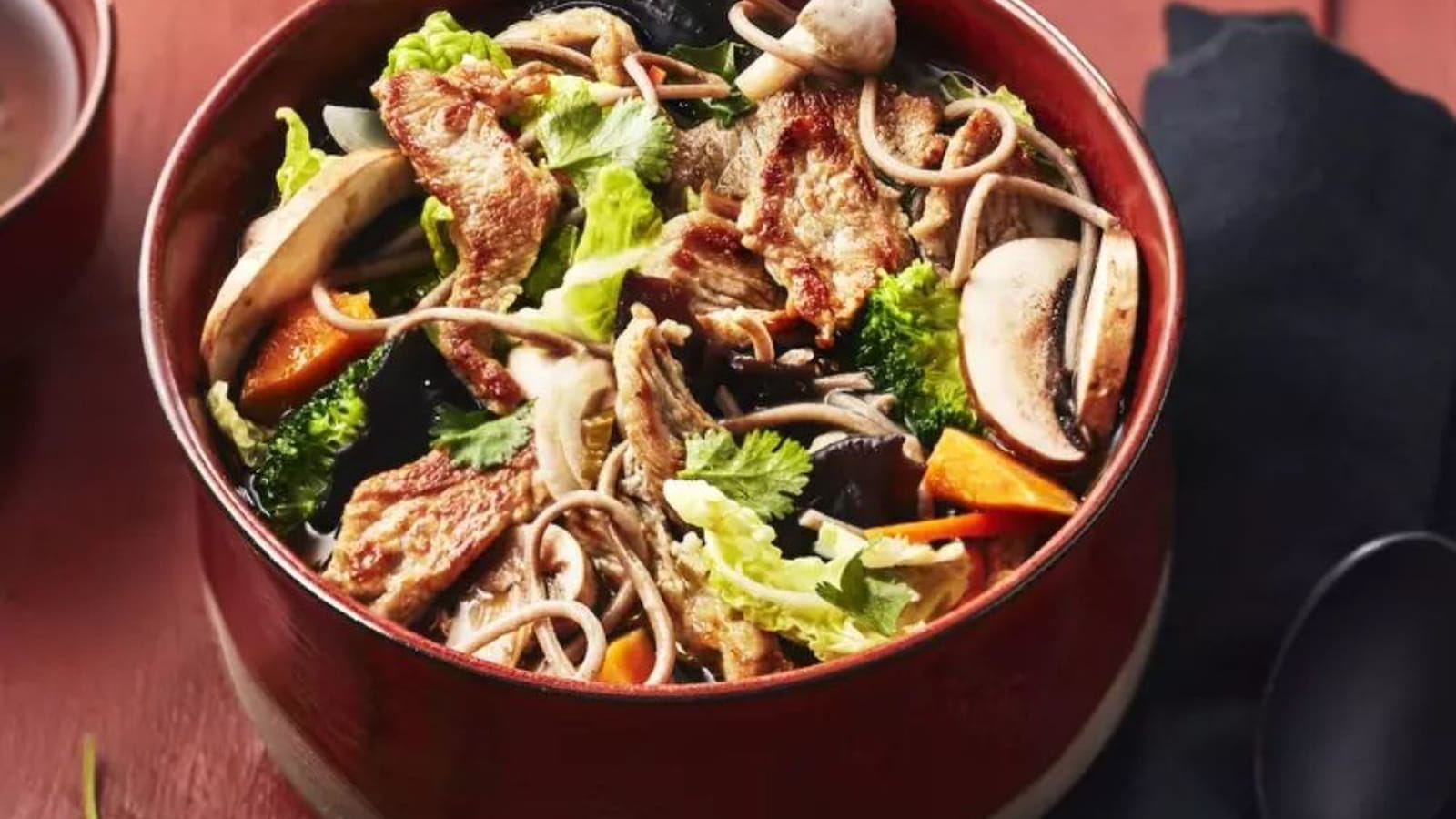 Nouilles soba au veau émincé et champignons