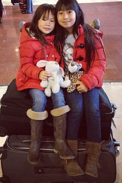 Joy et Jade toujours pr&ecirc;tes pour un voyage en famille