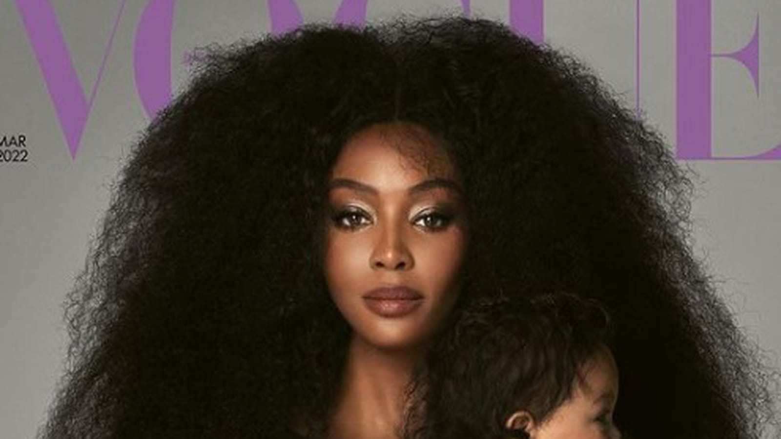 Naomi Campbell et ses cheveux frisés 