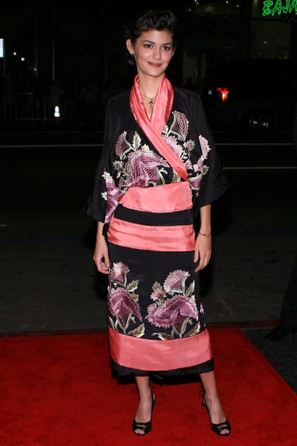 Audrey Tautou en robe kimono fleurie
