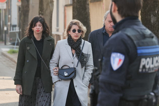 Isabelle G&eacute;linas effondr&eacute;e aux obs&egrave;ques de son partenaire Bruno Salomone