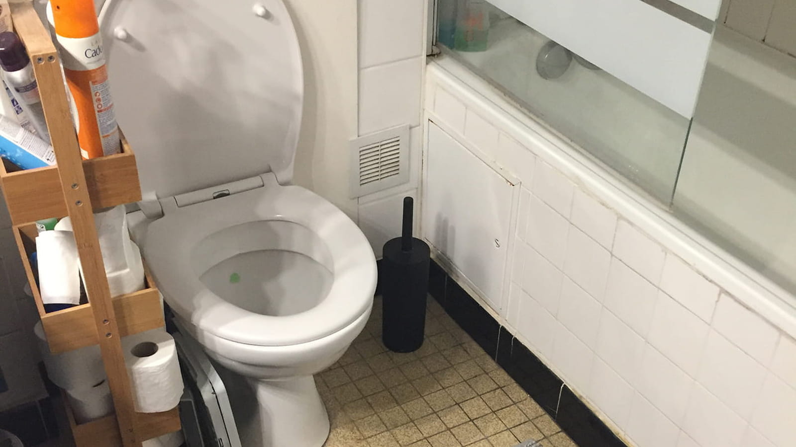 Salle de bains peu fonctionnelle
