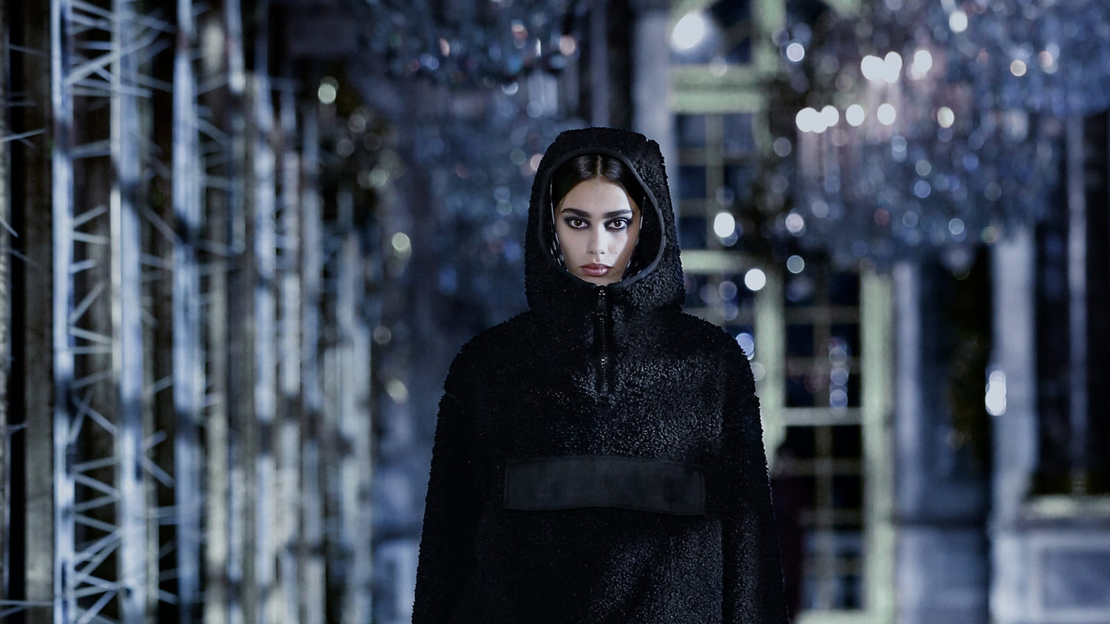Look 27