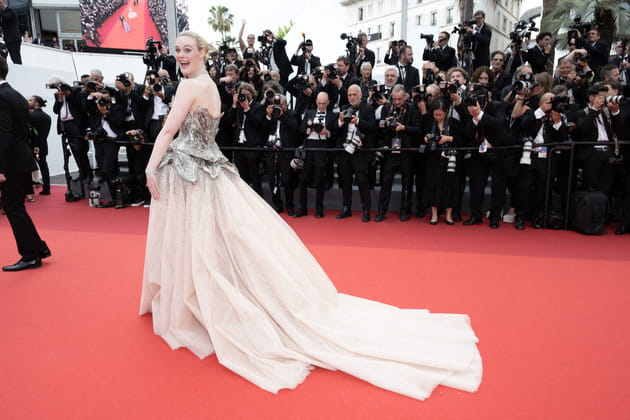 Elle Fanning&nbsp;: la Croisette s'amuse
