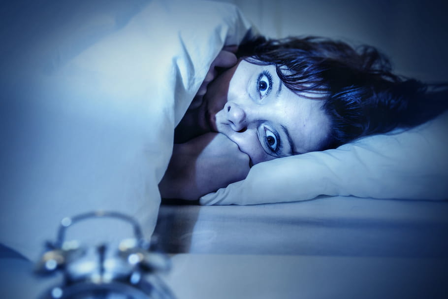 Pourquoi dort-on moins bien quand on n'est pas chez soi ?