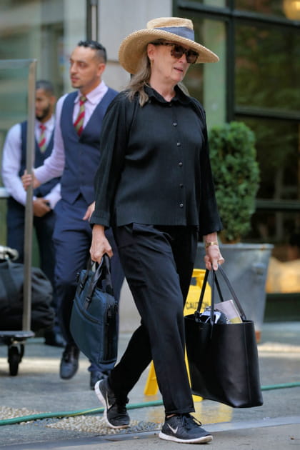 Meryl Streep en pantalon et chemise large