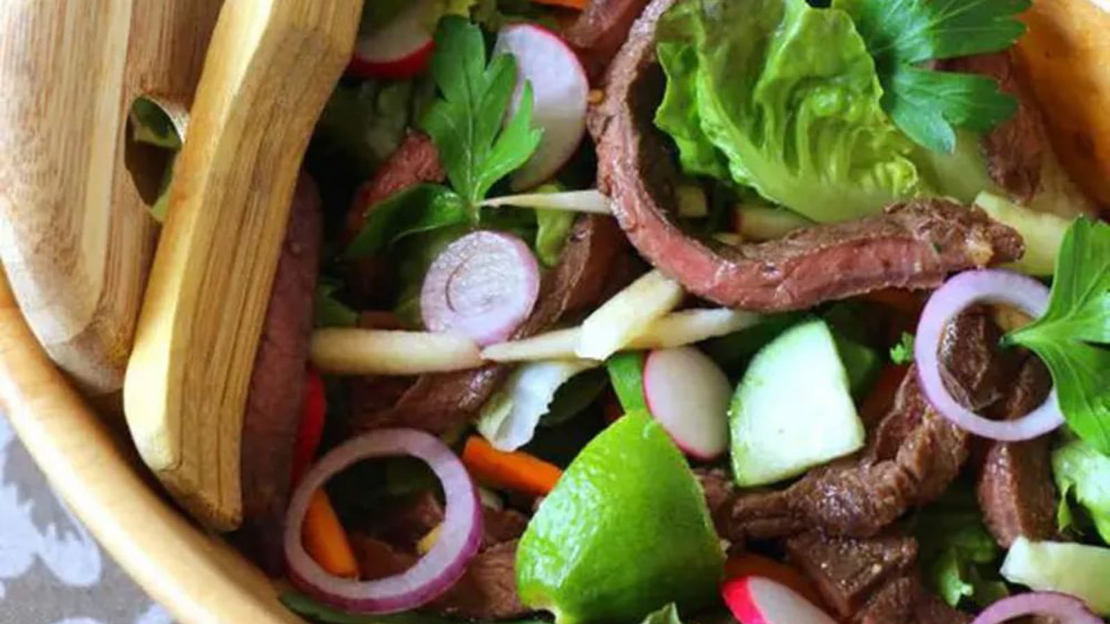 Salade thaïe boeuf épicé