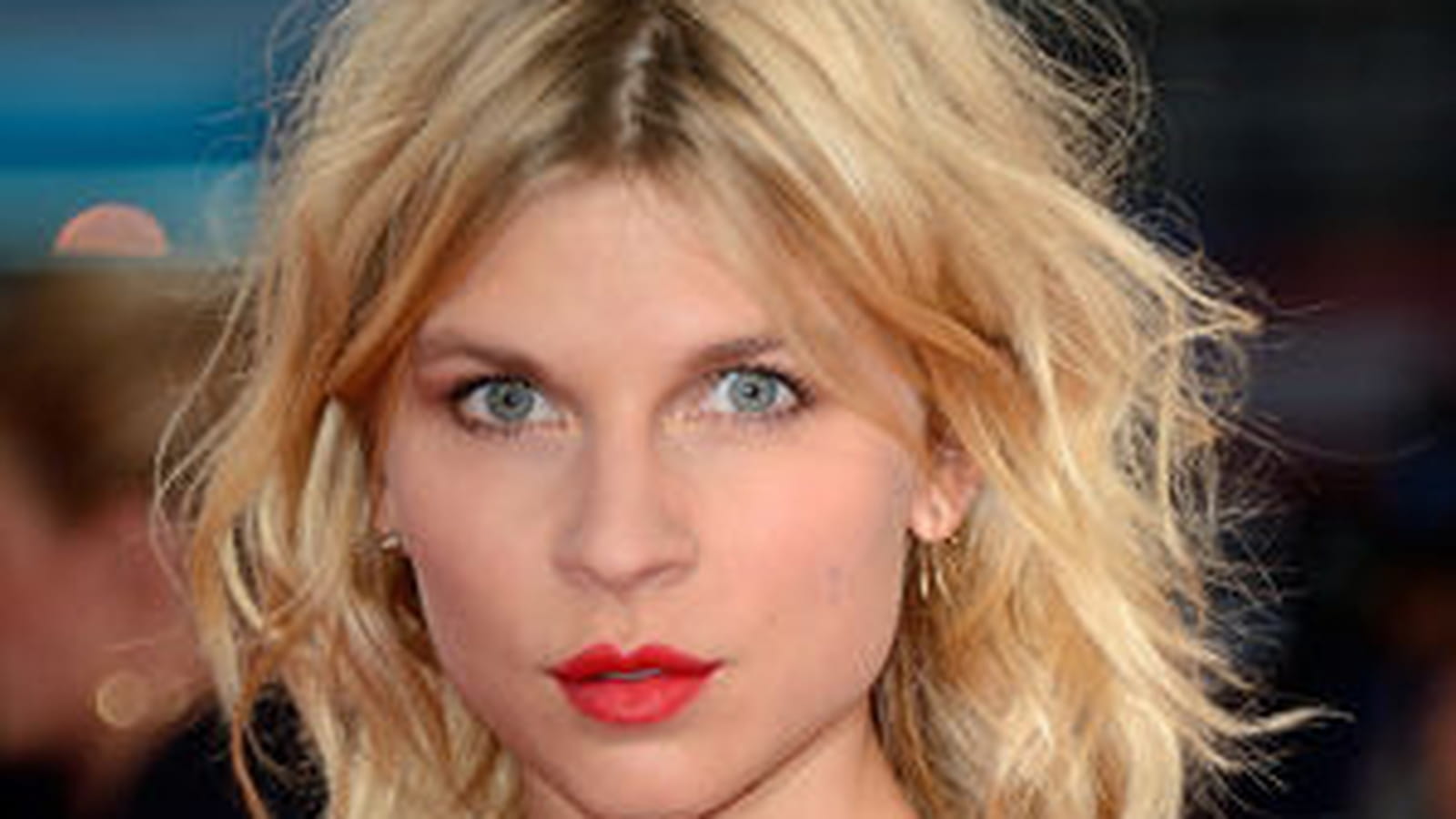Clémence Poésy, avec un carré