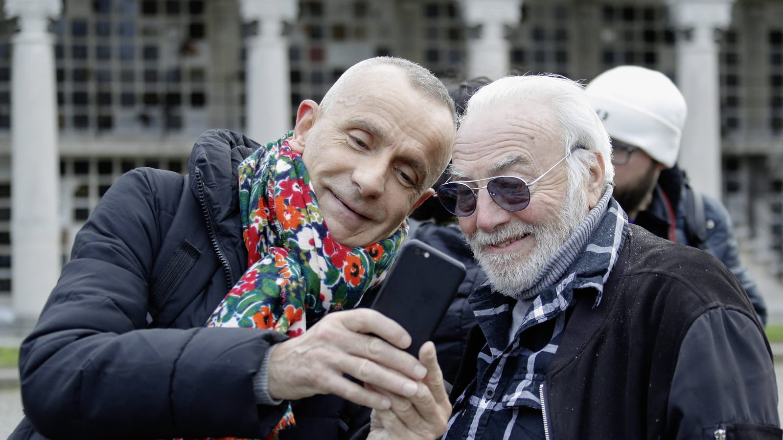 Représentant de la famille Brasseur et Jean-Marc Labro, obsèques de Mylène Demongeot à Paris