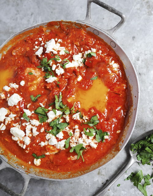 Shakshuka de Mamie à la feta marinée au cumin Shakshuka