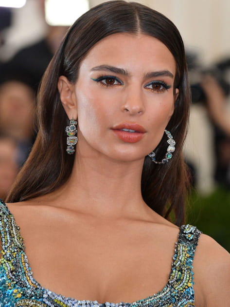 Le blue liner d'Emily Ratajkowski