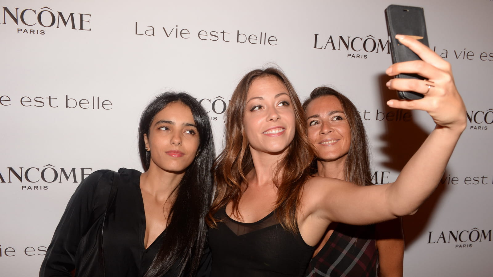 Emmanuelle Boidron, Dounia Coesens et Hafzia Herzi