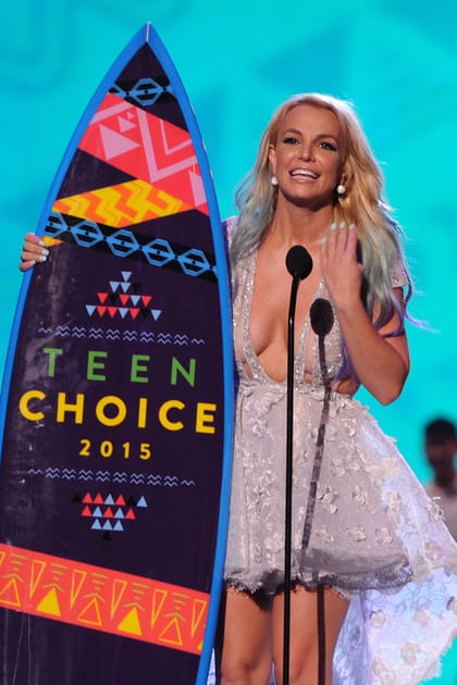 Britney Spears en robe argentée