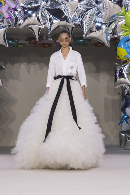 Look 56&nbsp;du d&eacute;fil&eacute; Giambattista Valli