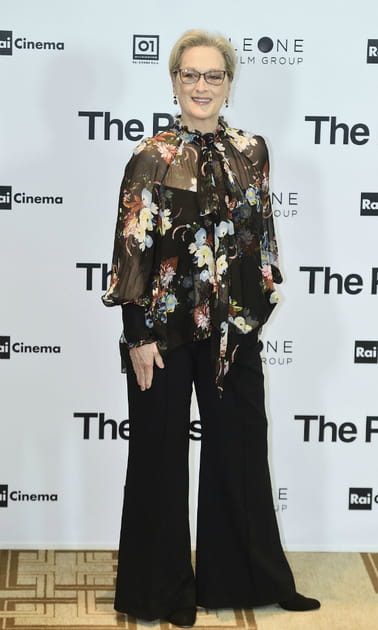 Meryl Streep en blouse transparente fleurie Erdem