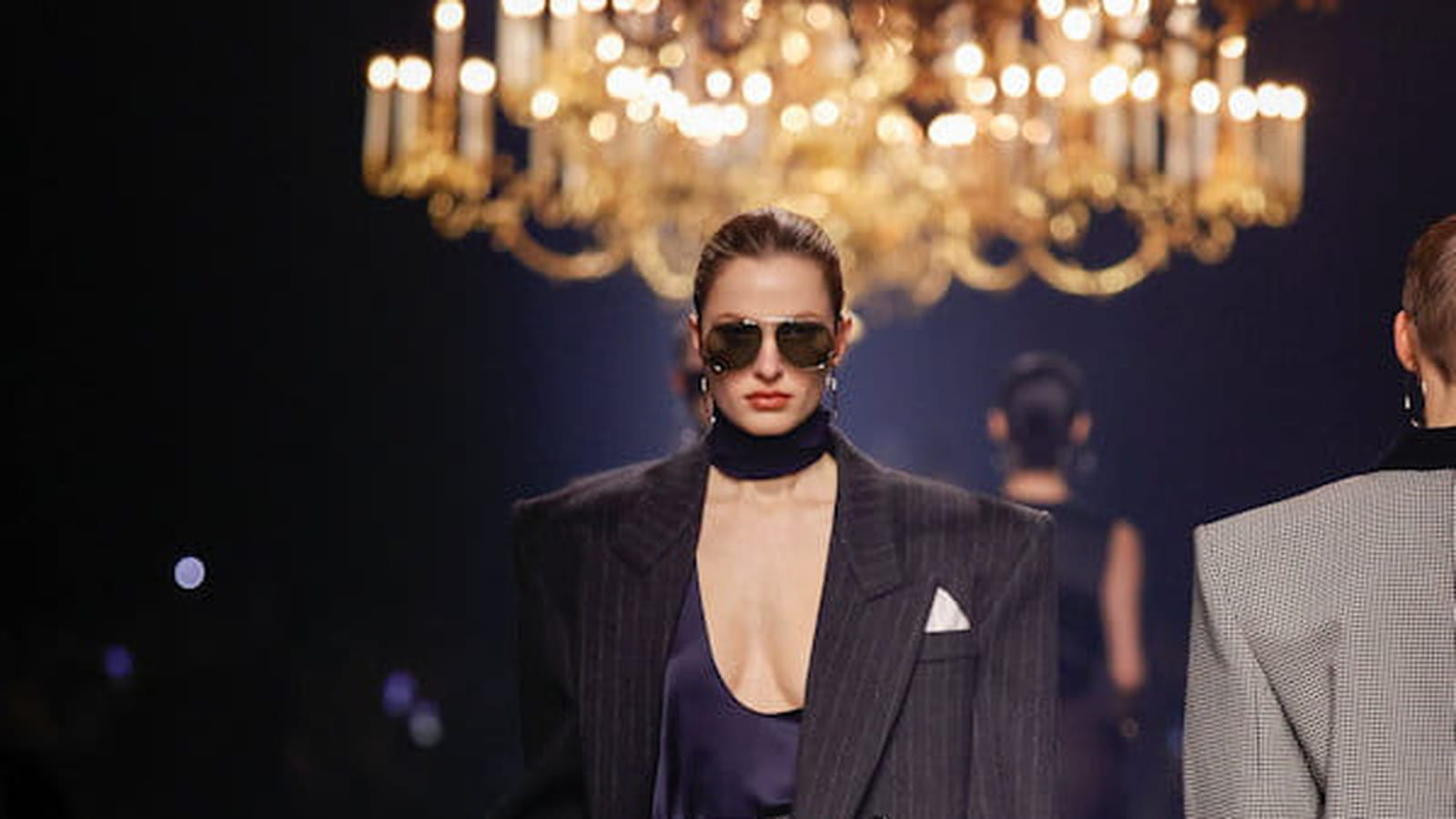 Look 15