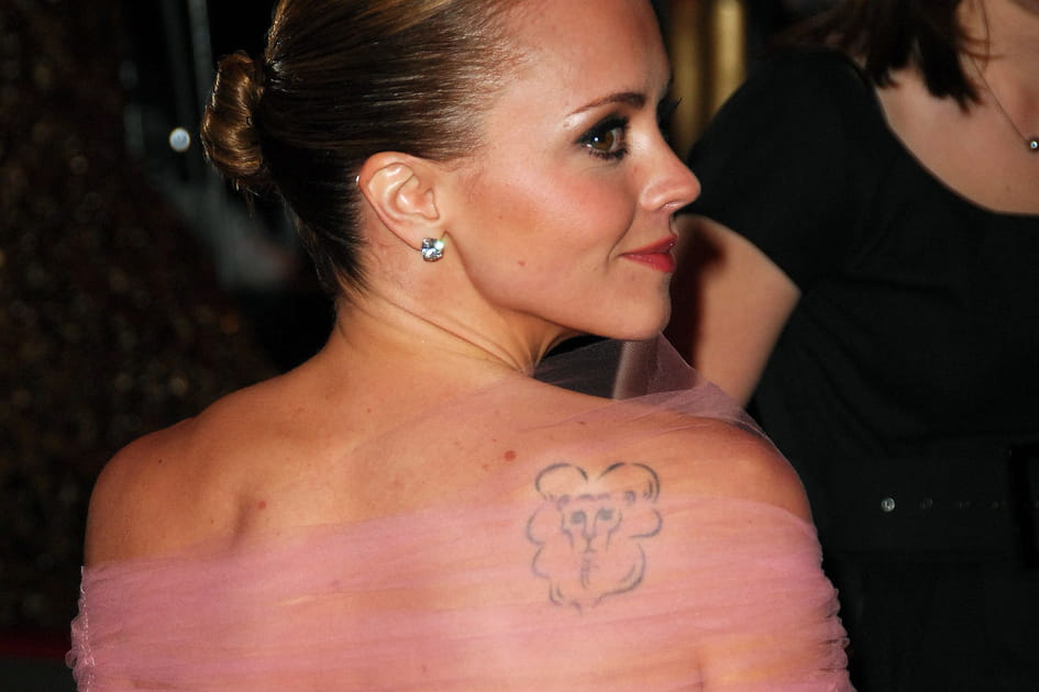 Le tatouage lion de Christina Ricci