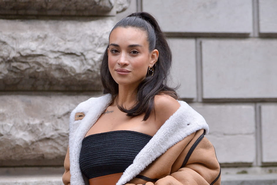 Cam&eacute;lia Jordana et sa demi-queue de cheval