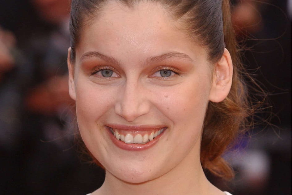 Laetitia Casta, mutine avec sa queue de cheval haute