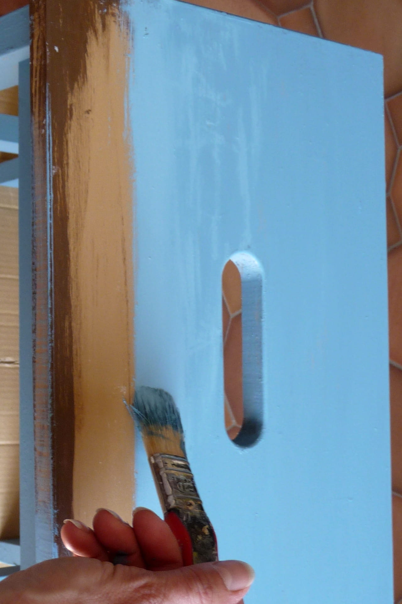 Etape 4 Appliquer La Peinture Satinelle Bleu Gustavien