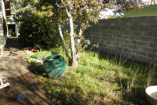 Avant : un mur de séparation en parpaing