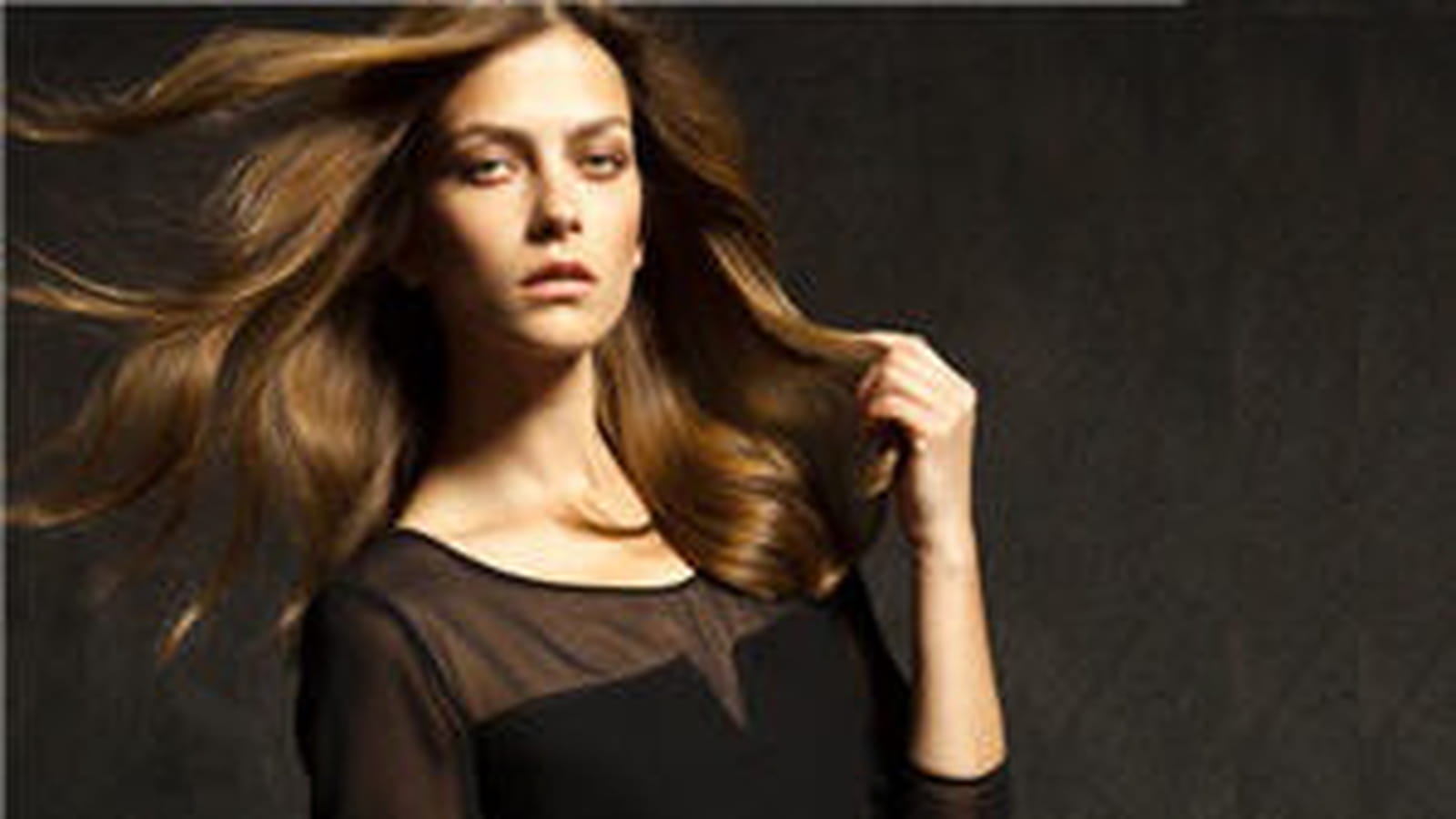 Robe noire et transparente de Massimo Dutti
