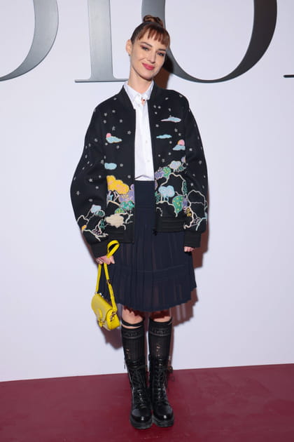 Apr&egrave;s&nbsp;: Louise Bourgoin &agrave; 40&nbsp;ans en bomber imprim&eacute; et jupe pliss&eacute;e Dior