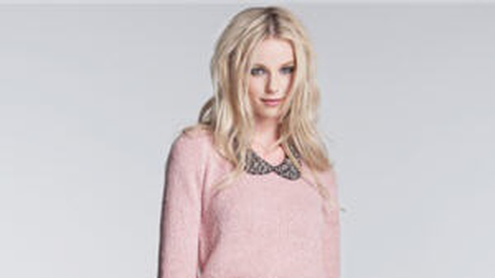 Jupe en tulle et pull rose d'Eurodif