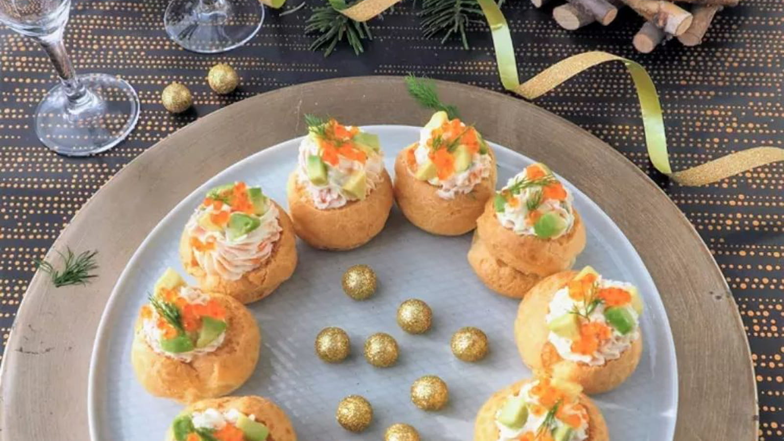 Petits choux apéritif à la truite fumée