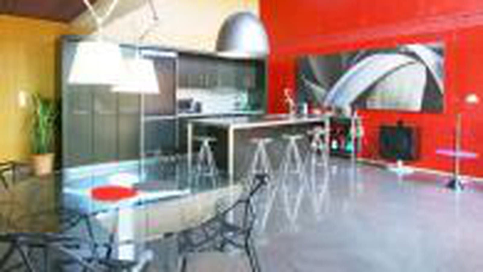 Cuisine ouverte en gris