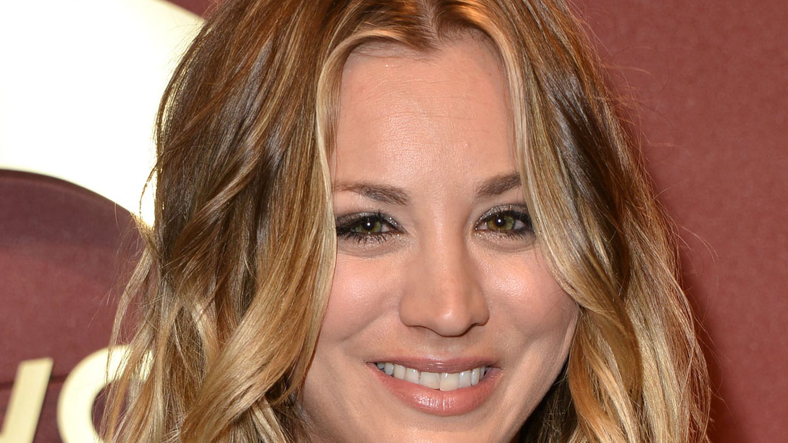 Kaley Cuoco, cheveux longs