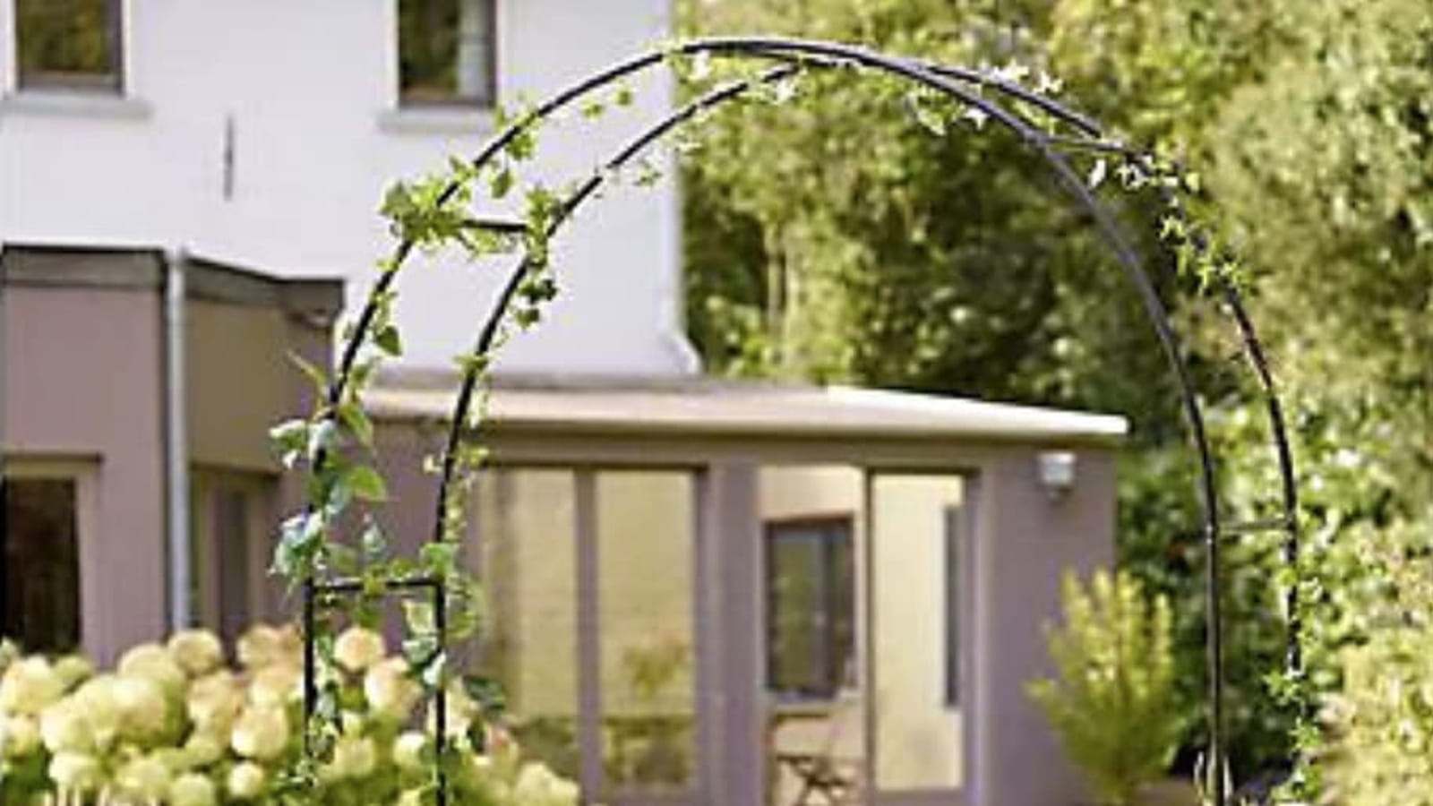 Arche de jardin tout en rondeur